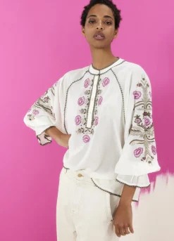 Hot Summum Blouse With Floral Embroidery Creme