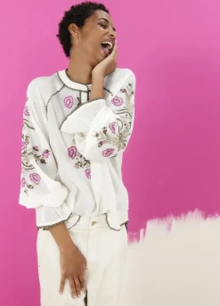 Hot Summum Blouse With Floral Embroidery Creme