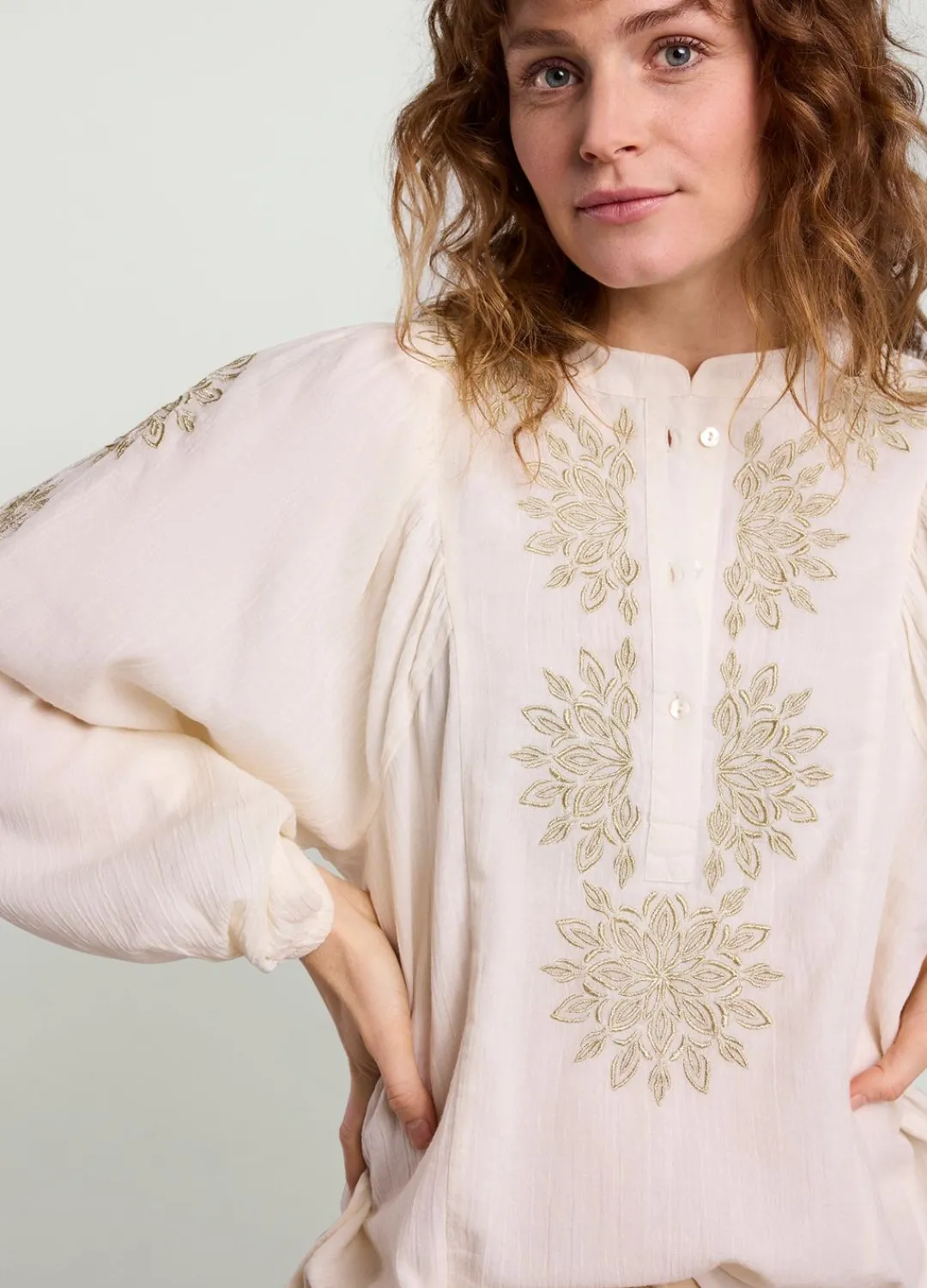 Best Summum Blouse With Gold Embroidery Creme