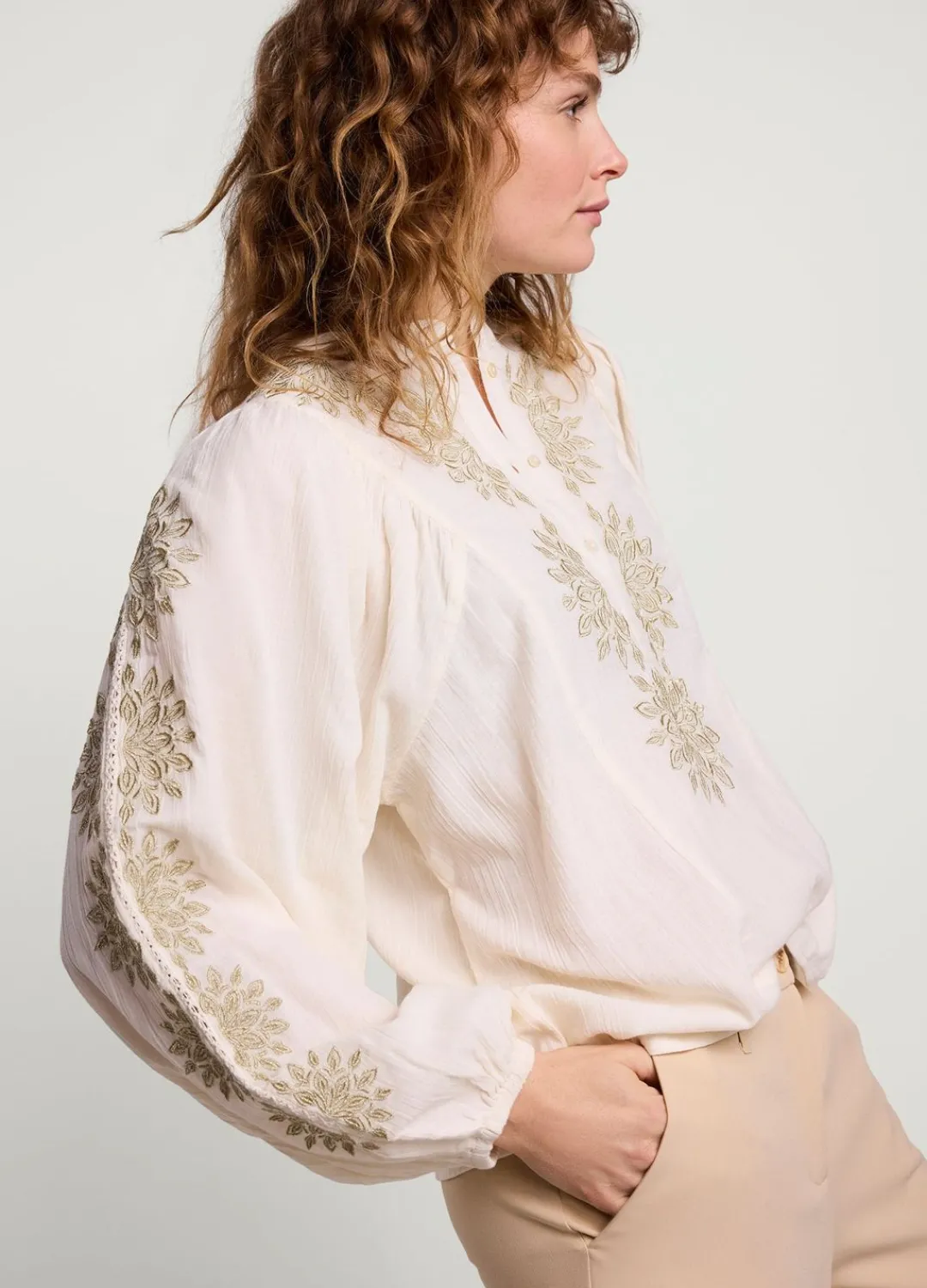 Best Summum Blouse With Gold Embroidery Creme
