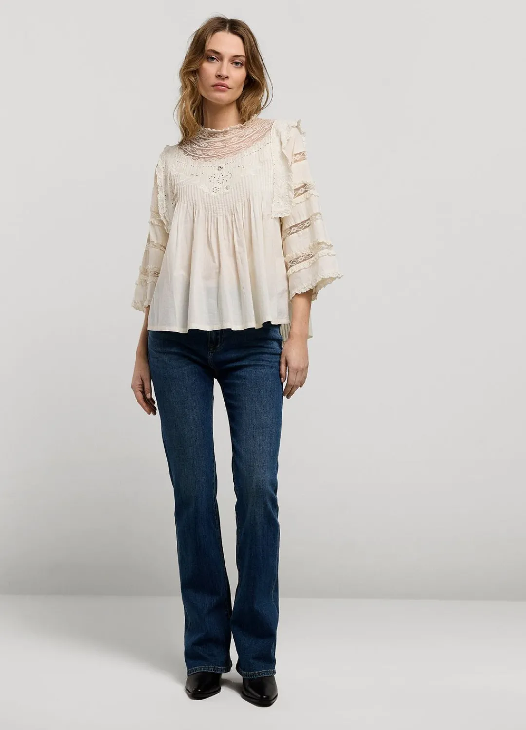Hot Summum Blouse With Lace Creme
