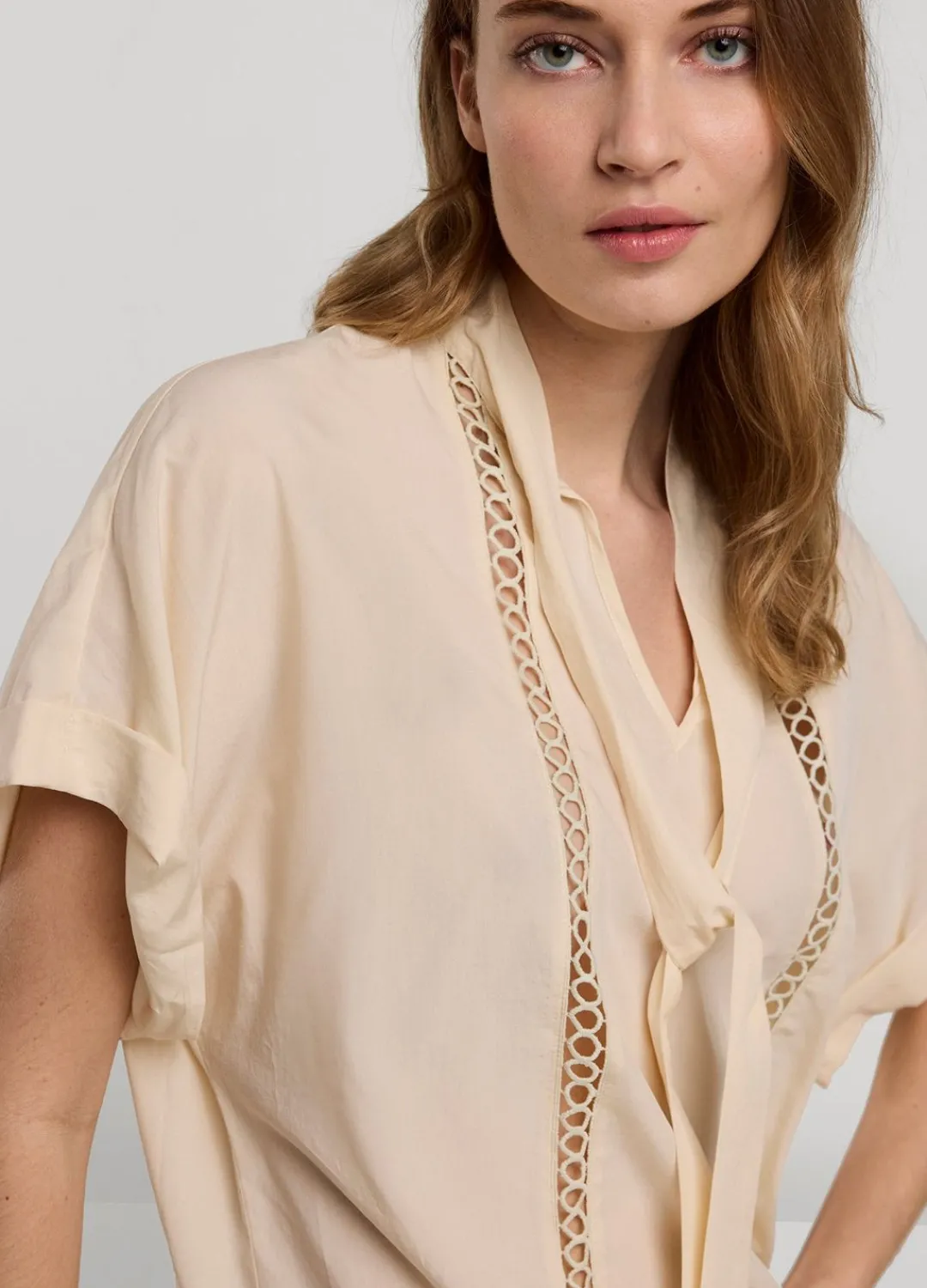 Online Summum Bow-Tie Top Creme