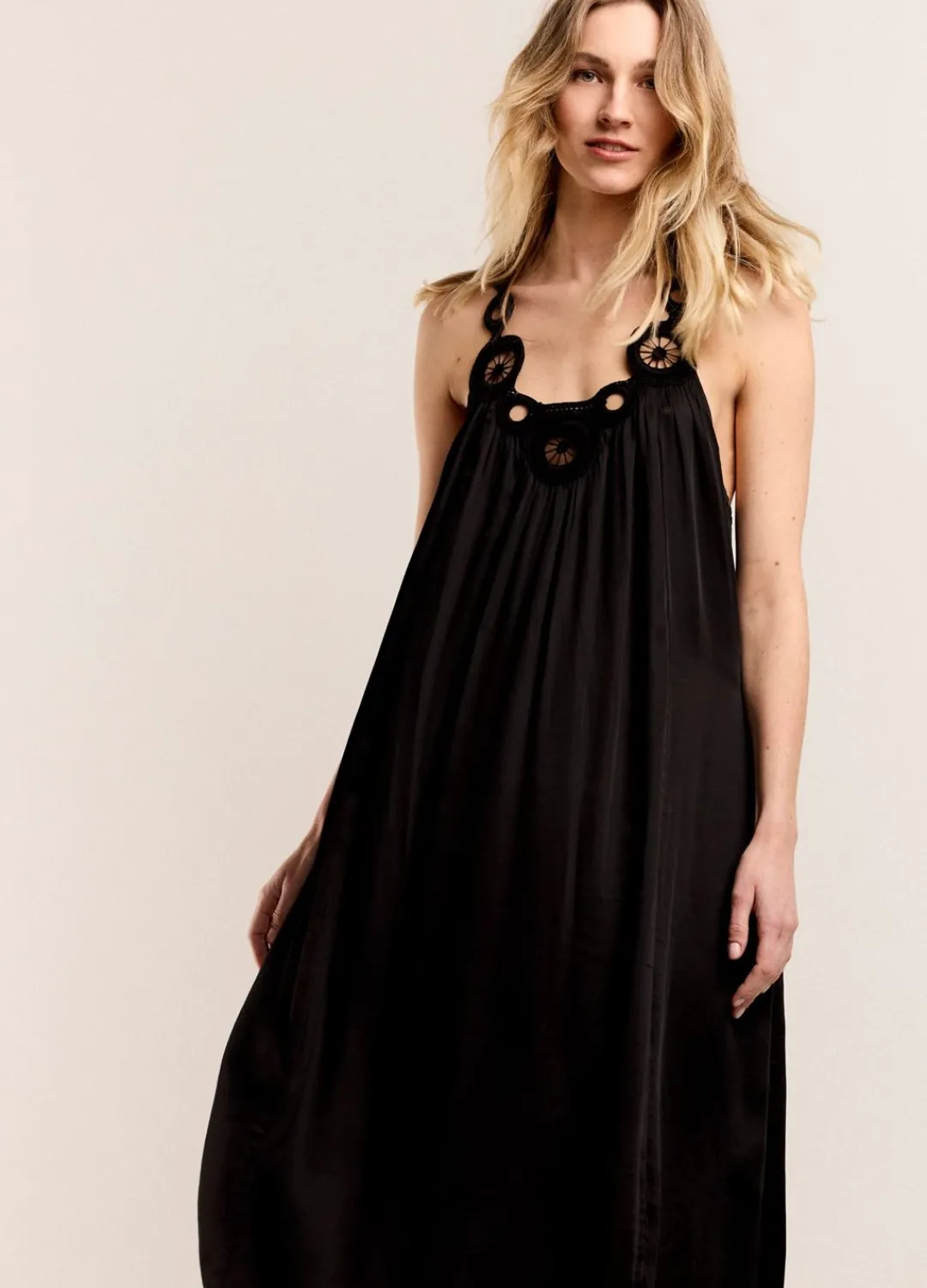 Hot Summum Halter Dress In Viscose Satin Black