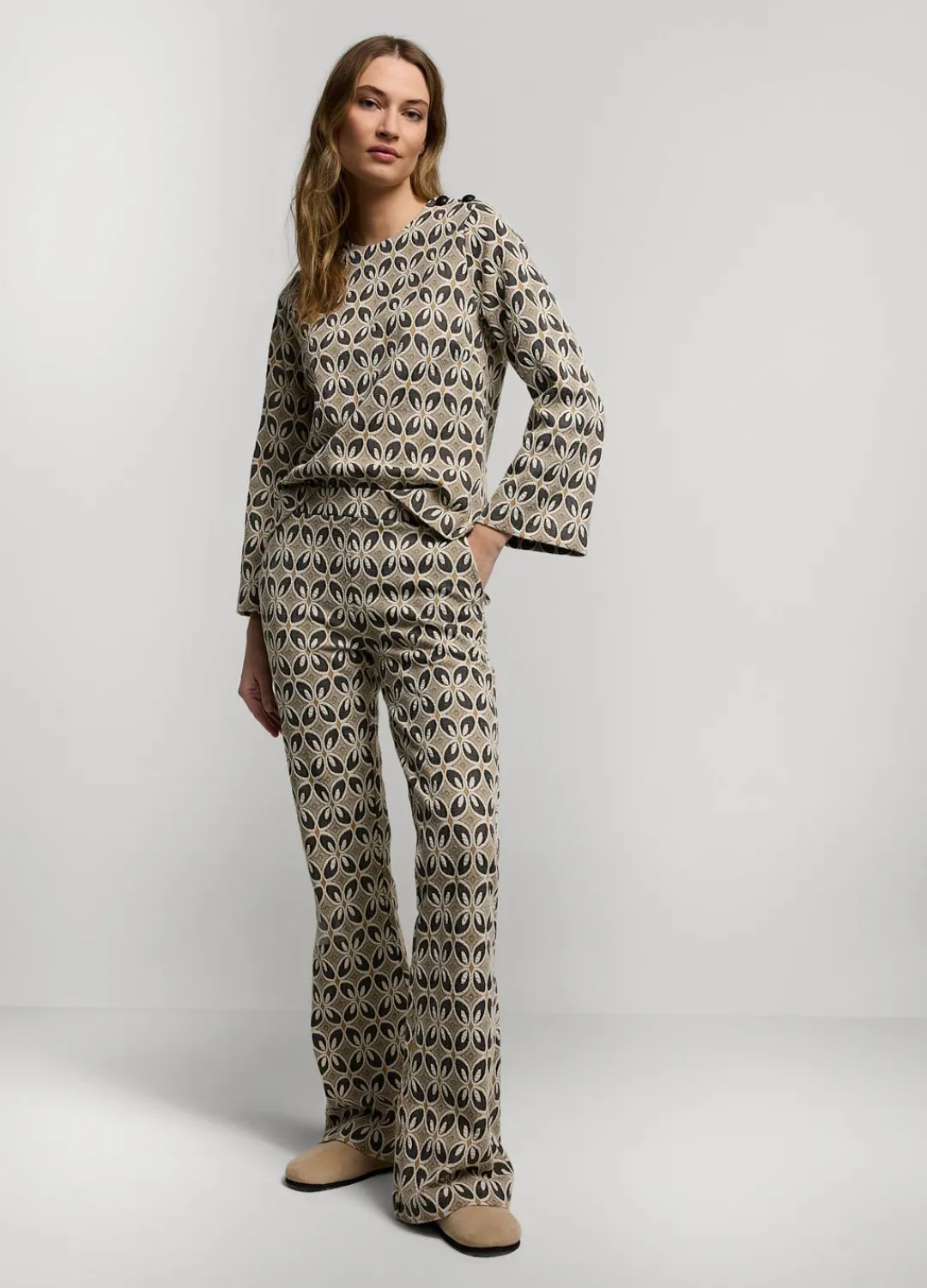 Sale Summum Jacquard Flared Pants Brown