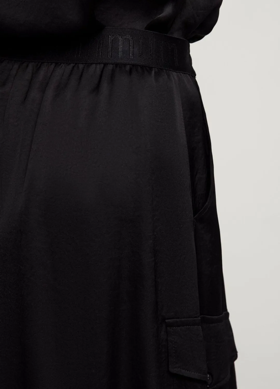 Best Summum Silky Touch Cargo Skirt Black