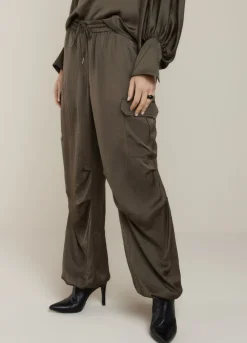 Hot Summum Silky-Touch Cargo Trousers Green
