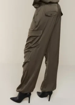 Hot Summum Silky-Touch Cargo Trousers Green
