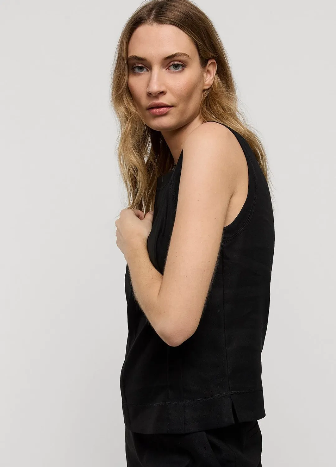 Clearance Summum Sleeveless, Linen-Blend Top Black