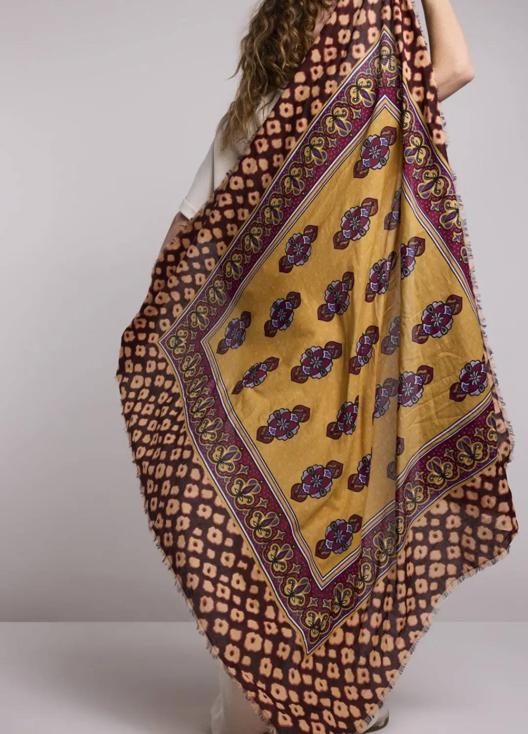 Hot Summum Thin Scarf With Print Red
