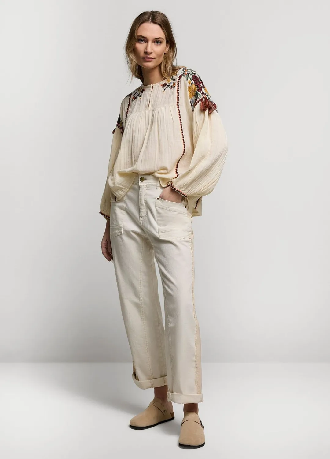 Hot Summum Top With Colourful Embroidery Creme