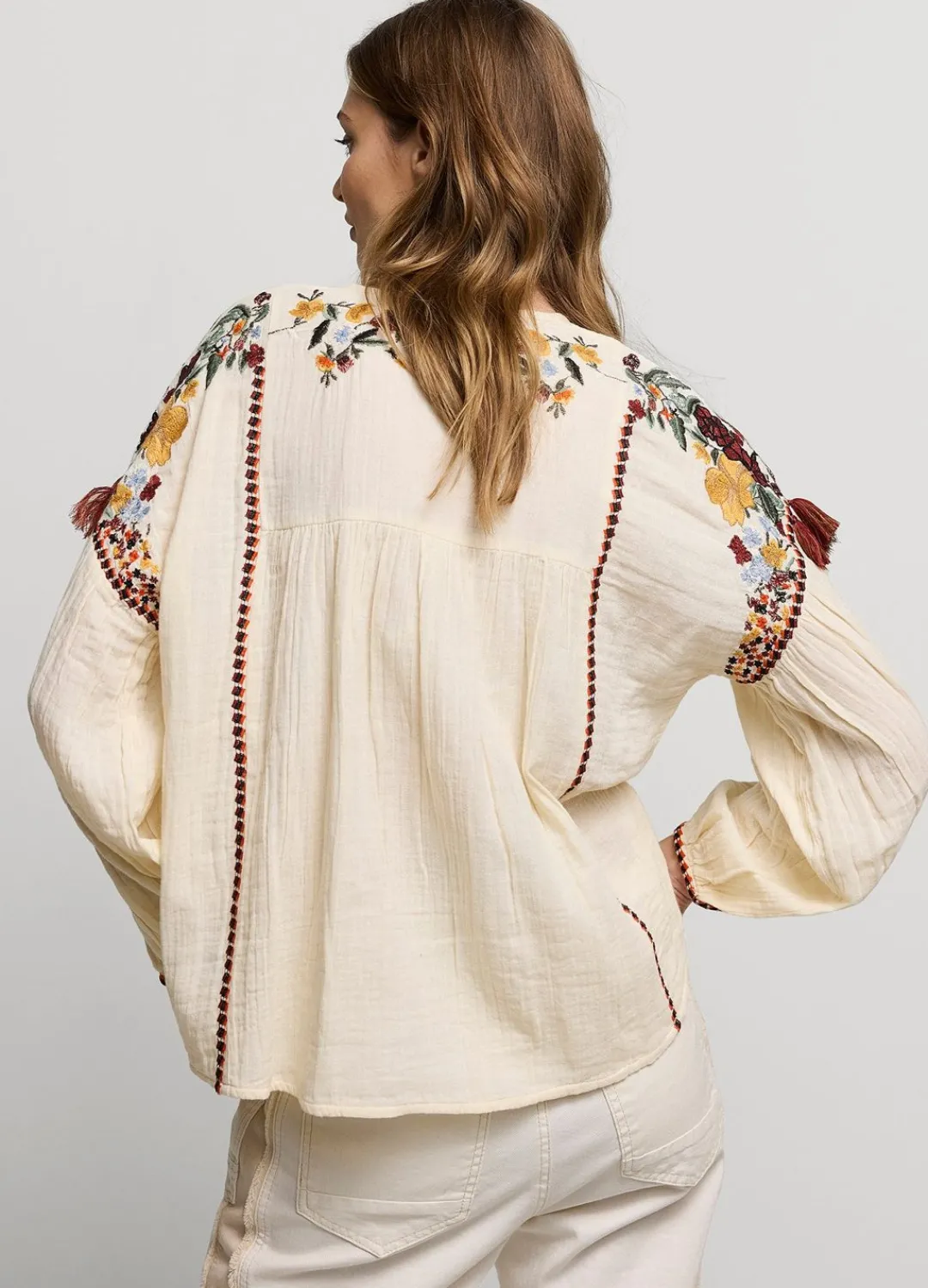 Hot Summum Top With Colourful Embroidery Creme