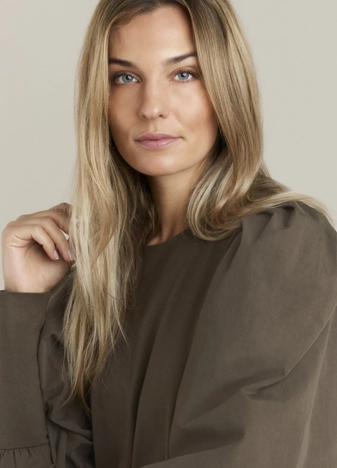 Discount Summum Top With Eye-Catching Sleeves Green