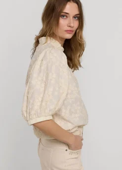 New Summum Top With Flowers Creme