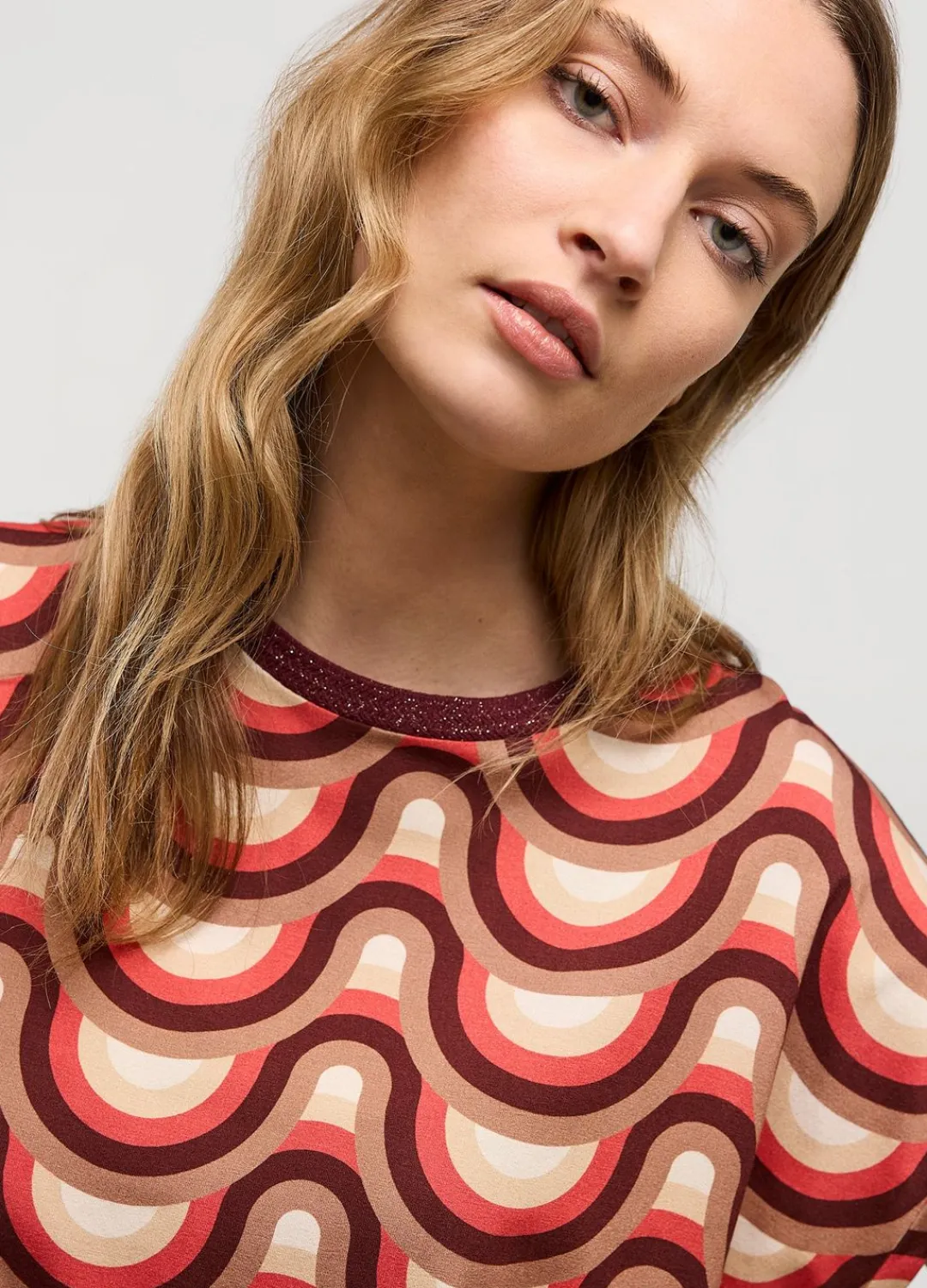 Best Summum Top With Retro Print Multicolor