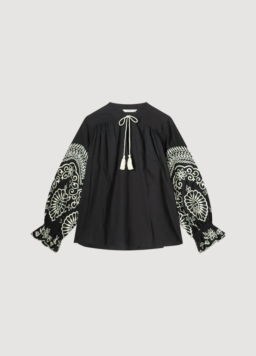 New Summum Top With Rich Embroidery Black